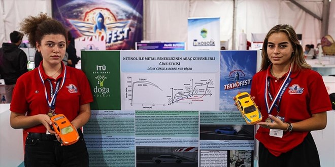 Öğrencilerden trafik kazalarında kayıpları önleyen sistem