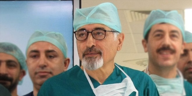 ABD'den dönen dünyaca ünlü cerrah, Ege Üniversitesi kadrosuna katıldı
