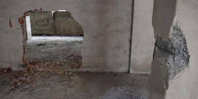 Bina sakinleri faciayı önledi: Binanın kolonlarını keseceklerdi