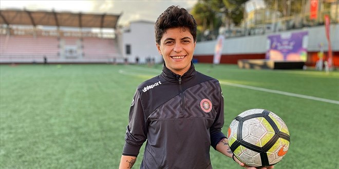 Gol kraliçesi Diyarbakırlı Zelal'in futbolla değişen hayatı
