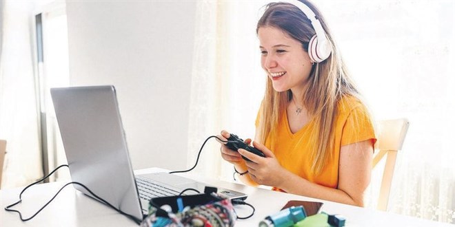 Z kuşağı internetle sosyalleşiyor