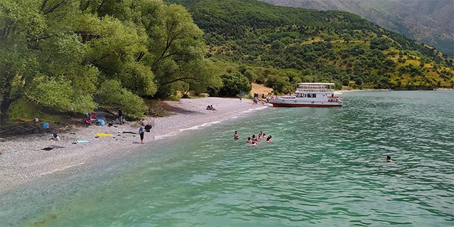 Van Gölü'nün suyu koronavirüsü engelliyor