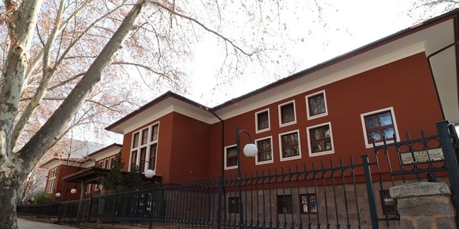 Tarihi kütüphanenin 'devir işlemlerini' unutmuşlar