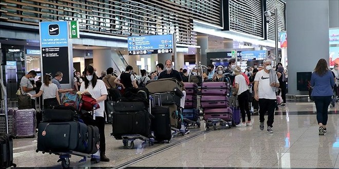 KKTC'ye artık eski tip nüfus cüzdanıyla gidilemeyecek