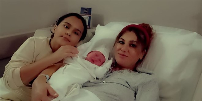 İzmir'de hamile kadını, polis hastaneye yetiştirdi