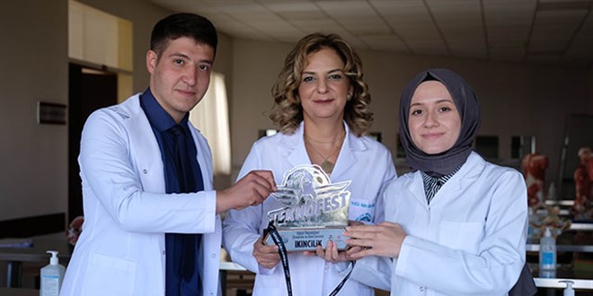 Laboratuvara gidemeyen tıp öğrencileri, sanal laboratuvar tasarladı