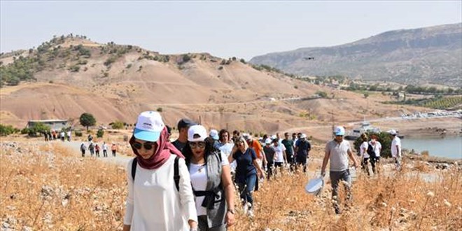 Şanlıurfa'da sağlıkçılar obeziteye dikkati çekmek için yürüdü