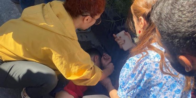 Okul çıkışı otomobilin çarptığı öğrenci ağır yaralandı