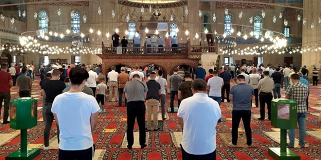 Cuma Namazı molasını uzun tutunca tazminatsız işten atıldı