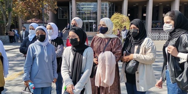 'Türkiye'de tıp fakültesi eğitimi' vaadiyle dolandırıldılar