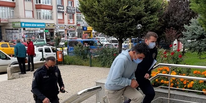 Girdiği evin sahibiyle karşılaşan hırsızlık zanlısı tutuklandı
