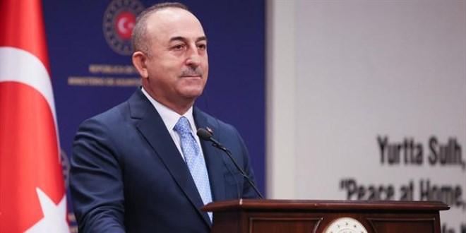 Çavuşoğlu'ndan Macron'a: Sözü varsa yüzümüze söylesin