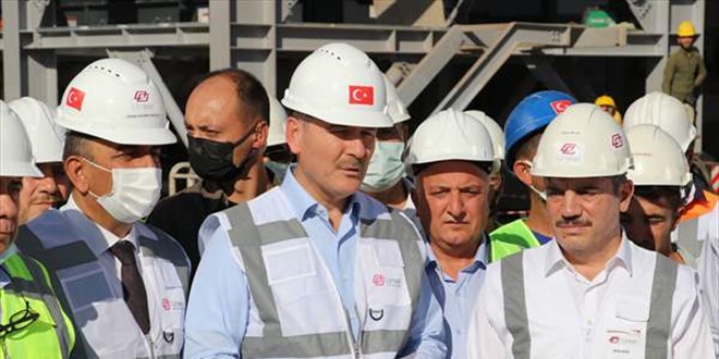 Bakan Soylu, Siirt'te 3 bin kişiye istihdam sağlayacak tesisi gezdi