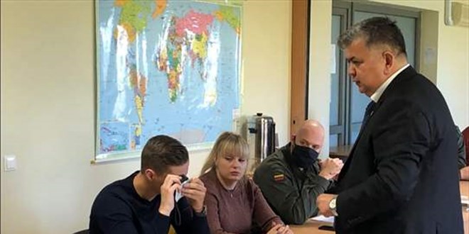 Türk polisinden Litvanyalı polislere sahte pasaport eğitimi