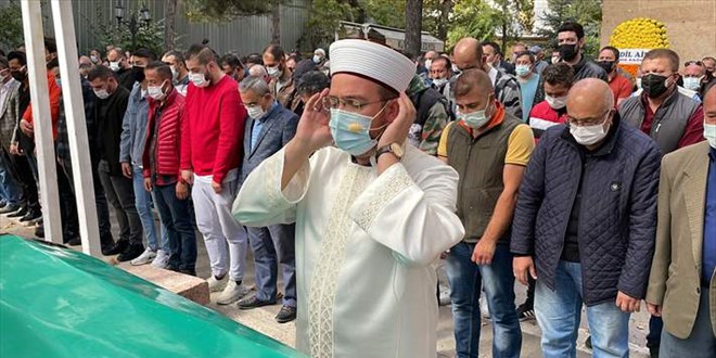 Kütahya'da lise öğrencisi genç kız Kovid-19'dan hayatını kaybetti