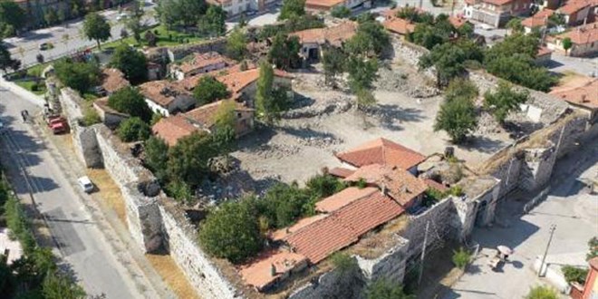 Tarihi Çorum Kalesi'nde yeni katmanlara ulaşıldı
