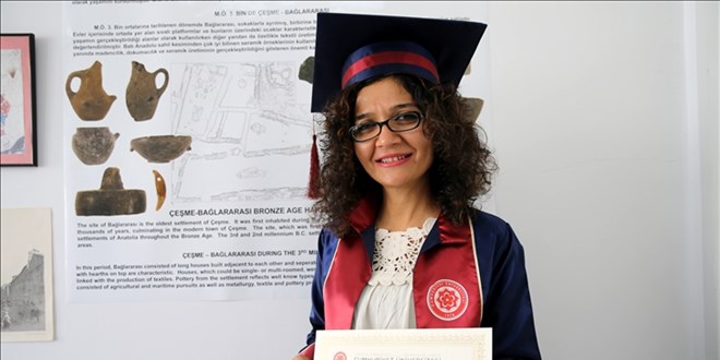 Okuma azmiyle örnek olan Ayşe'nin hayali doktora yapmak