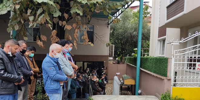Silahlı saldırıda öldürülen belediye işçisi toprağa verildi