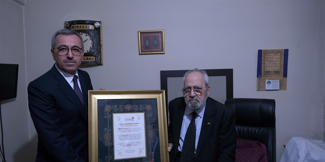Şair Sezai Karakoç'a fahri hemşehrilik beraatı takdim edildi
