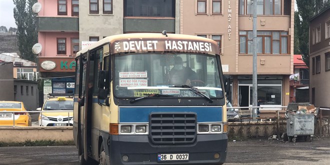 Maske takmadıkları için uyaran minibüs şoförünü bıçakladılar
