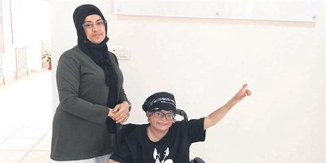 'Kalem tutamaz' dediler güzel sanatlar fakültesini kazandı