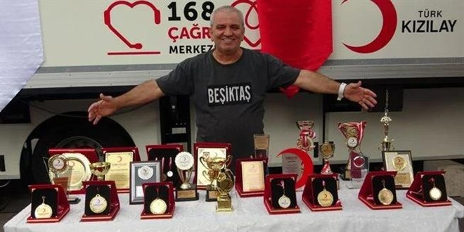 6 dünya rekoru kırdı: Emin Şahin, 420. kan bağışını gerçekleştirdi