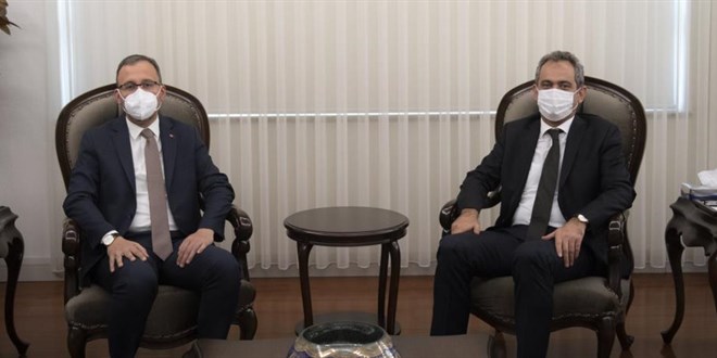 Bakan Özer, Gençlik ve Spor Bakanı Kasapoğlu ile görüştü