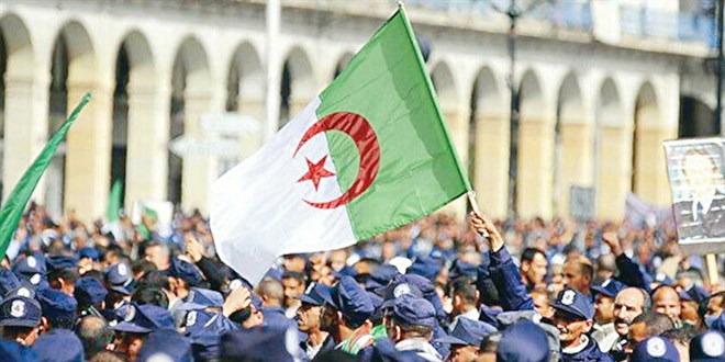 Cezayir'den Macron'a cevap: Osmanlı bizi Haçlıya karşı korudu