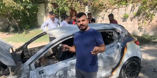 Patlamayla uyandı, altın ve paraların bulunduğu aracının kül olduğunu gördü