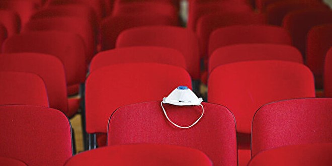 İzleyici salona dönmedi, sinema salonları boş kaldı