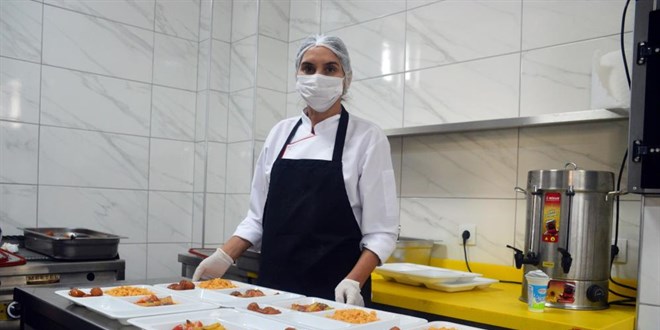 Pandemide maske üreten lise, şimdi yemek üretimi yapıyor