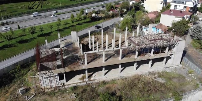İtfaiye istasyonu inşaatı çürümeye terk edildi