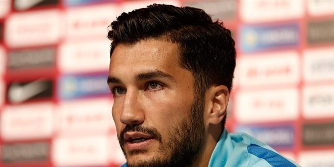 Antalyaspor'da hocalığa getirilen Nuri Şahin, futbolu bıraktı