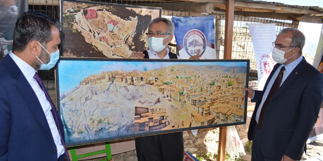Tarihi Harput Kalesi'nde 3 alan ziyaretçilere açıldı