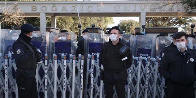 Rektörlükten 'eylem' açıklaması: Müdahale edildi