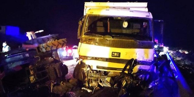 Yeşilova- Burdur Karayolunda feci kaza: 3 ölü, 3 yaralı