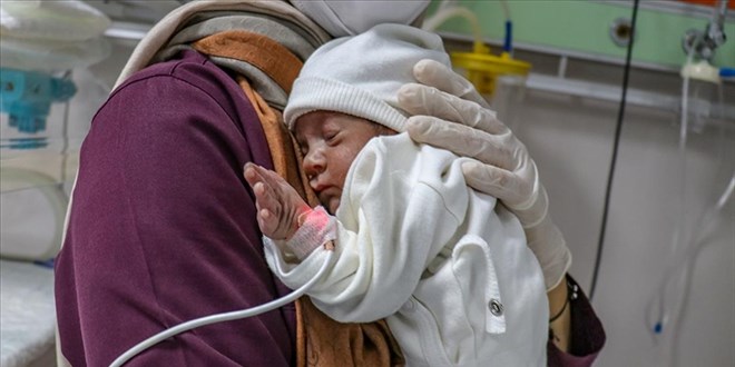 Hastanelerde 'Emzirme Destek Birimleri' kurulacak