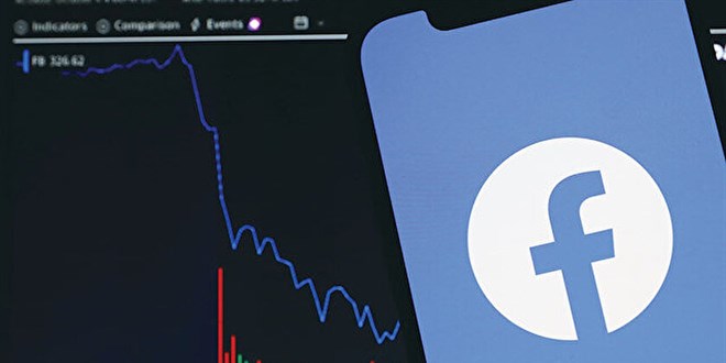Yeni belgeler ortaya çıktı: Facebook nefretten para kazanıyor