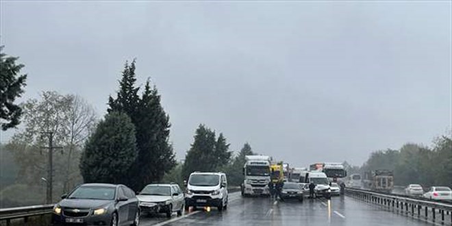 Anadolu Otoyolu'nda zincirleme kaza! Ankara yönü ulaşıma kapandı