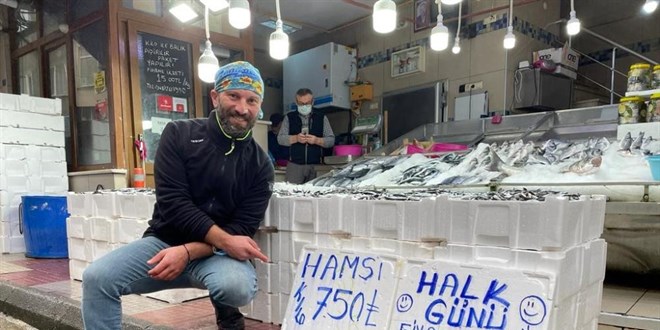 Hamsinin fiyatı dibi gördü: 7,5 lira