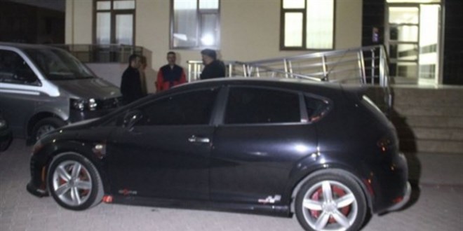 Otomobili çizildiği için tartıştığı site görevlisini öldürdü