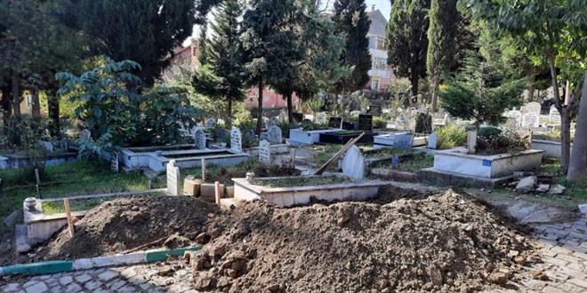 Aşı olmayan aileden 15 gün içerisinde 4 kişi vefat etti