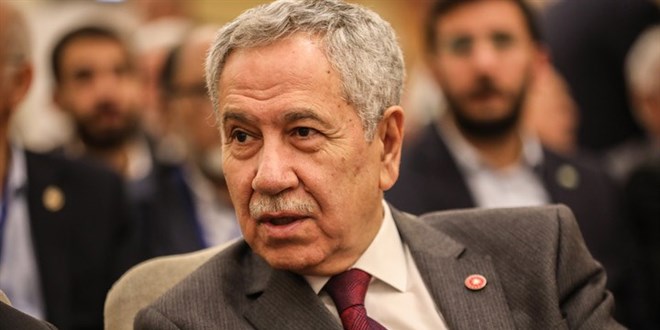 Arınç'tan Babacan ve Davutoğlu'na eleştiri