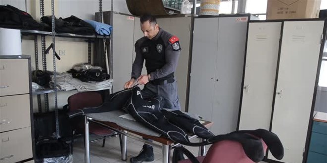 Konya Emniyetinin 'kurbağa adam'ı vücut geliştirmede de iddialı