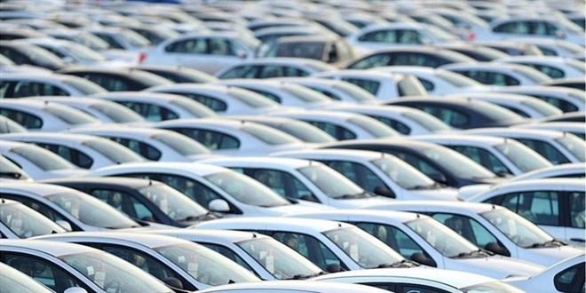 Otomotiv pazarı ekimde yüzde 40,1 daraldı