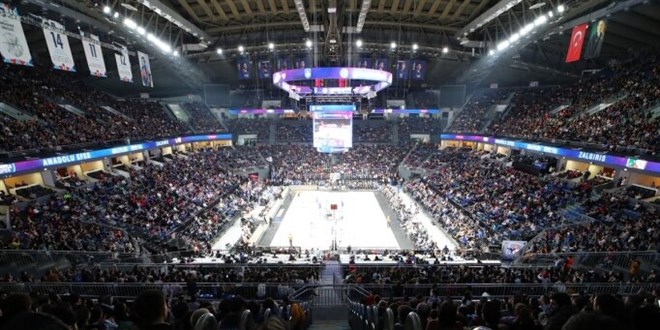 Basketbolda salonlar kapılarını tam kapasite ile açıyor
