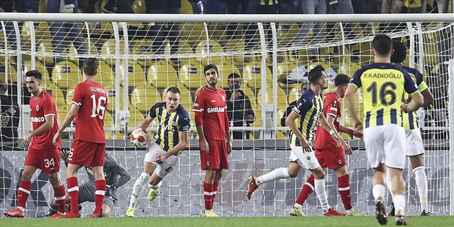 Fenerbahçe UEFA Avrupa Liginde ilk galibiyetini arıyor