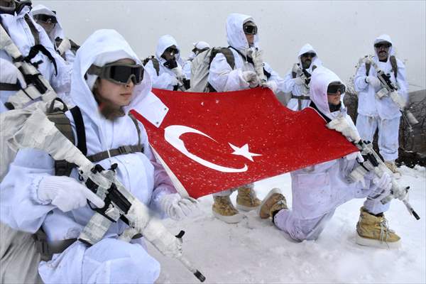 Kadın PÖH&amp;#39;ler Nöbette: Karlı Dağlar Onlara Emanet - Memurlar.Net