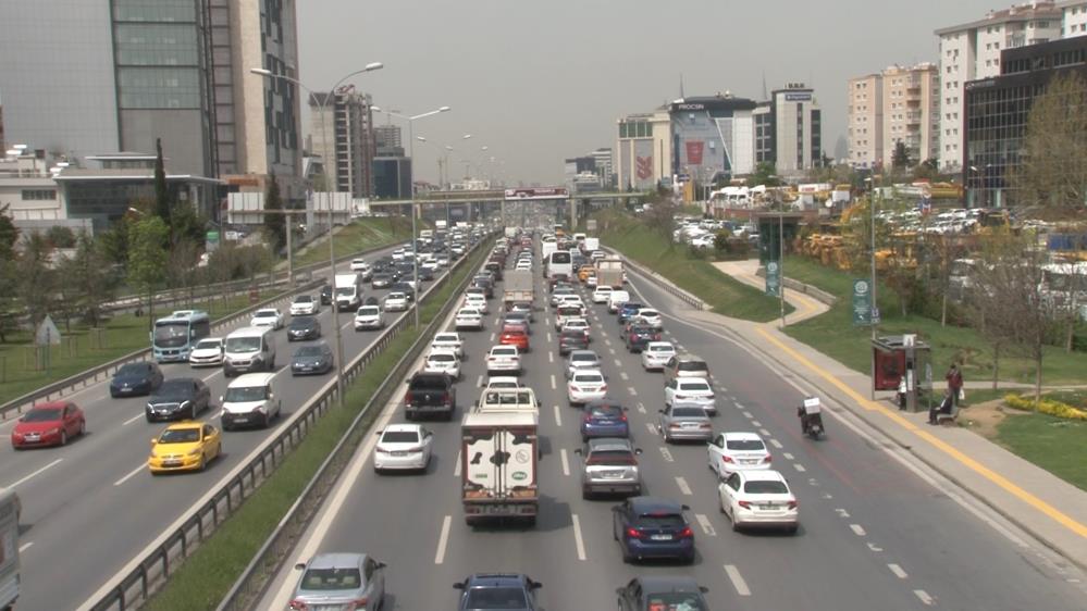 Tam kapanma öncesi boşalan İstanbul trafiğinde rekor seviye