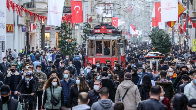 Doç.Dr Savaşçı: 2 ay sonra vaka patlaması olabilir!